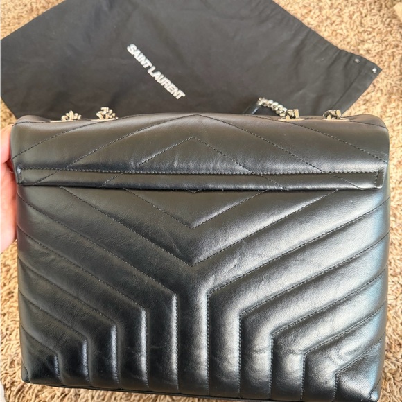 Yves Saint Laurent Black Chevron Leather Shoulder Bag - Picture 2 of 9